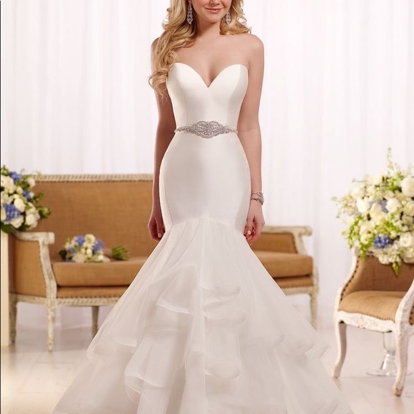 Essence of Australia long train, mermaid wedding dress. Never worn with tags. - Picture 6 of 6